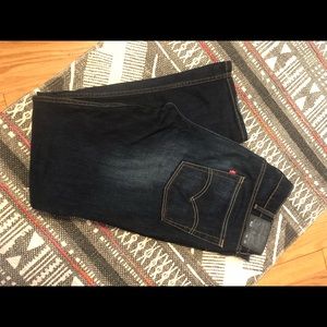 Men’s Levi’s 513 dark wash jeans. 38X32